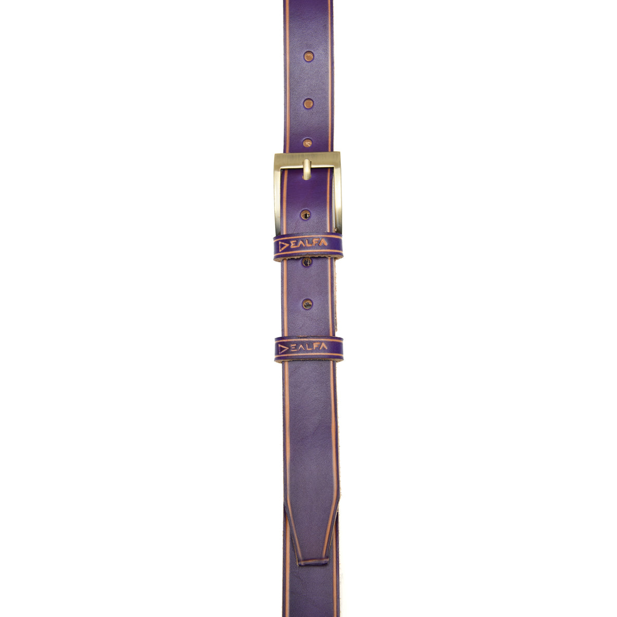 Cintura artigianale in cuoio di colore viola con fibbia da 3 cm aperta.